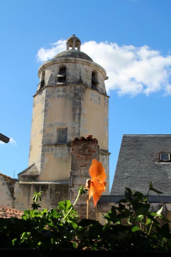 Une Chambre En Ville Saintes Exterior photo